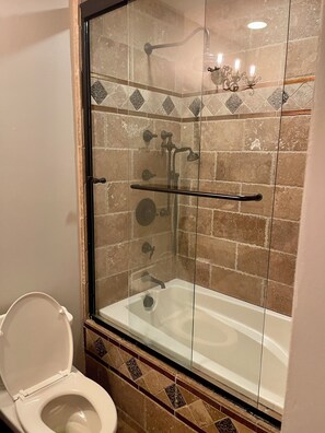 Shower, hair dryer, towels, soap - SD Home for families & pets; UCSD LaJolla 805 & I-5 (San Diego)