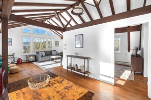 TV, fireplace, offices - Two-Home Vermont Estate near Pico & Okemo (West Rutland)