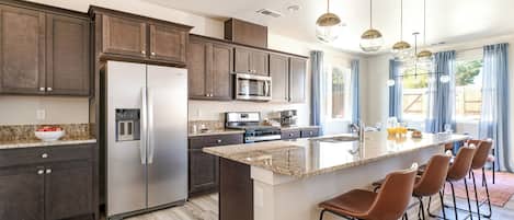 Mikrowelle, Ofen, Herdplatte, Geschirrspüler