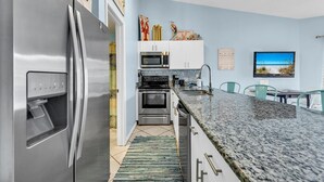 Condo, nhiều giường (Gulfview II - 325) | Bếp riêng