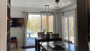 Interior - Chalet L'Ancrage; anchoring yourself in nature! (Grandes-Piles)