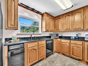 คอนโด, หลายเตียง (Canal Place 8) | ครัวส่วนตัว