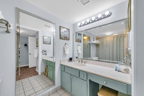 Condo, 1 King Bed (Shoreline Towers 1023) | Bathroom - Shoreline Towers 1023 (Destin)