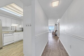 Apartamento, 1 cama de matrimonio grande (Shoreline Towers 1023) | Interior