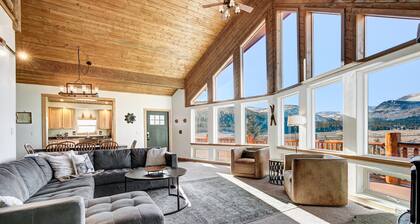 Luxury MTN Home: Hot Tub: Amazing Hikes Nearby