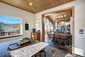 Dining - Luxury MTN Home: Hot Tub: Close to Breck Skiing (Alma)