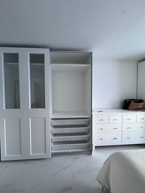 1 Schlafzimmer, Schreibtisch, Bügeleisen/Bügelbrett, kostenloses WLAN