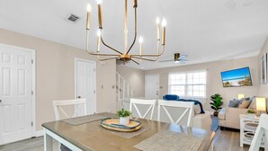 Condo, 1 cama King e sofá-cama (Woodland Shores #42) | Parte interna