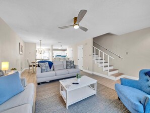 Living area - Woodland Shores #42 (Miramar Beach)