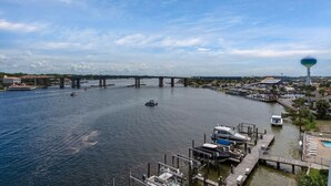Apartamento, varias camas (Palm Court Yacht Club 604) | Puerto deportivo