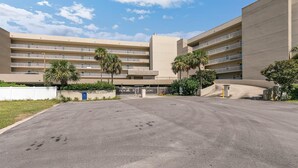 Apartamento, varias camas (Palm Court Yacht Club 604) | Exterior