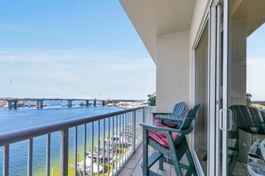 Apartamento, varias camas (Palm Court Yacht Club 604) | Jardines del alojamiento