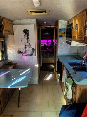 Private kitchen - Kamyla Cottage (Tijuana)