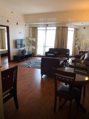 Family Apartment, City View | Living area - Hotel Apartment Times Square (Kuala Lumpur)