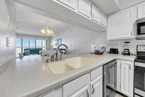 Condo, Multiple Beds (Emerald Towers 302) | Private kitchen - Emerald Towers 302 (Destin)
