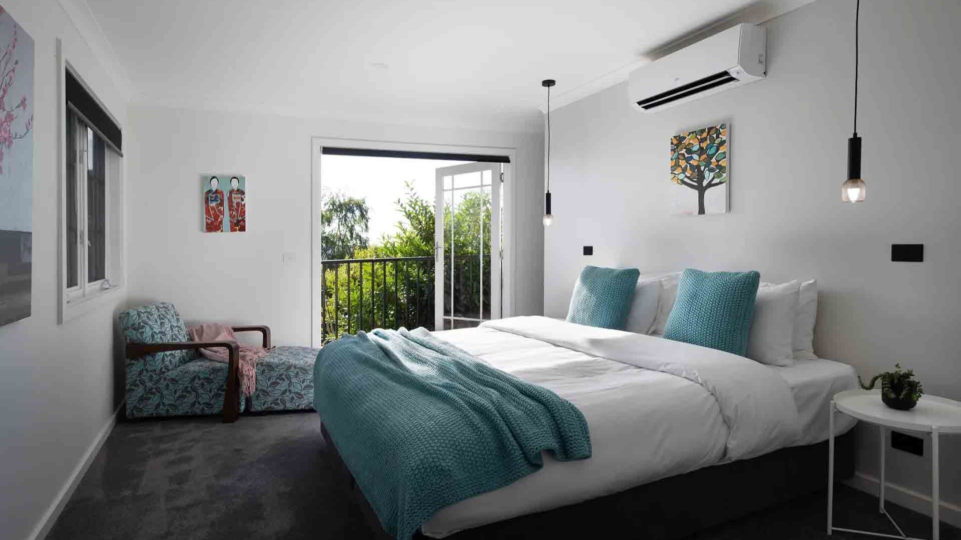 6 bedrooms, iron/ironing board, free WiFi, bed sheets