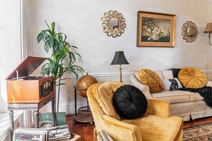 Interior - Miss Murphy's Bed and Breakfast (Galena)