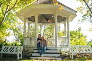 Gazebo - Miss Murphy's High Street Inn (Galena)