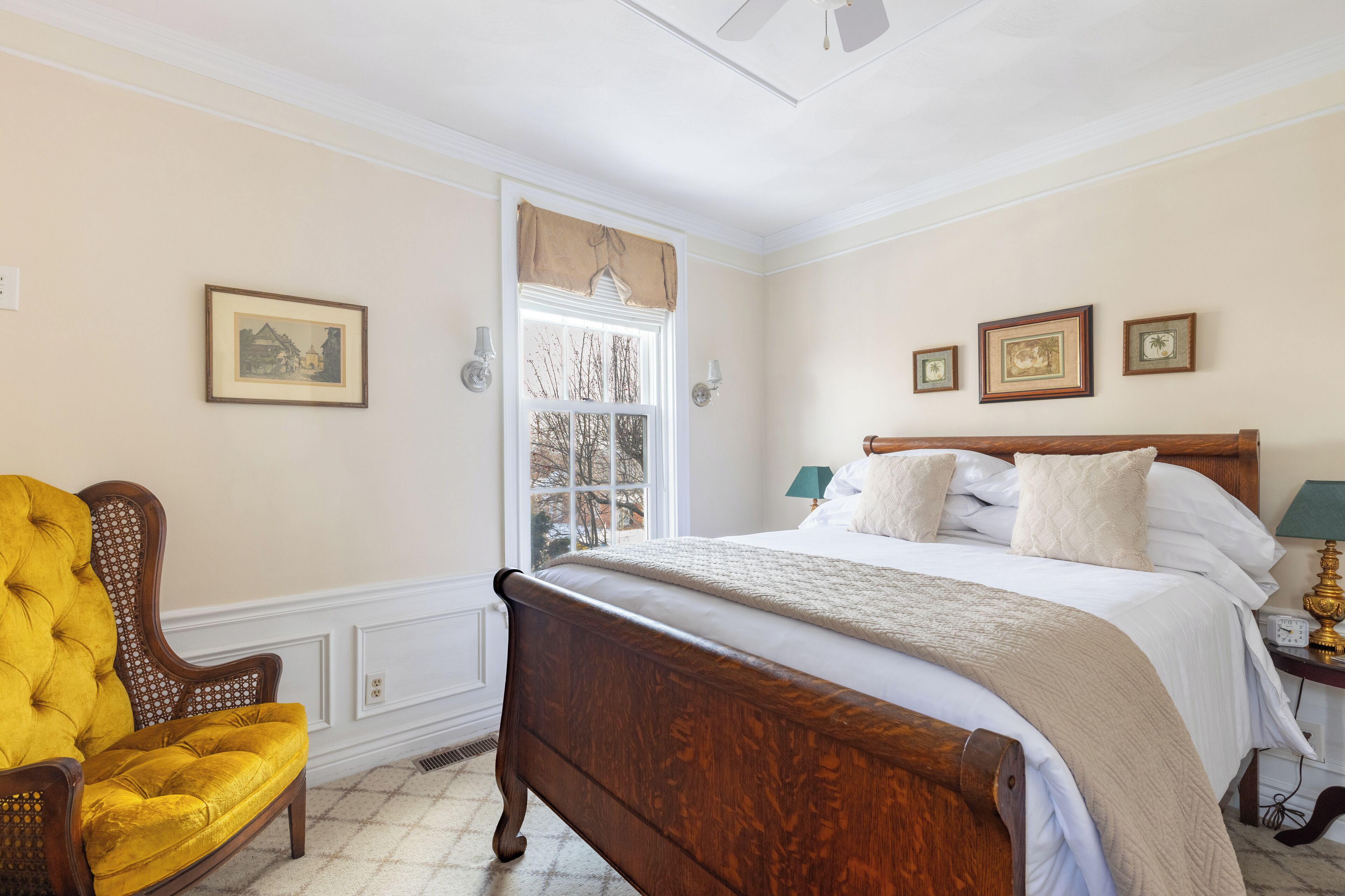 Double Room, Garden View | Individually decorated, individually furnished, blackout drapes