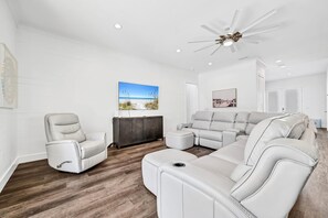 House, Multiple Beds (Bonaire) | Living area - Bonaire (Destin)