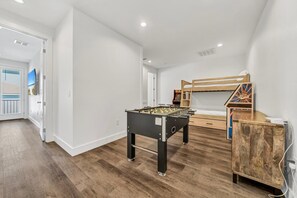 House, Multiple Beds (Bonaire) | Games room