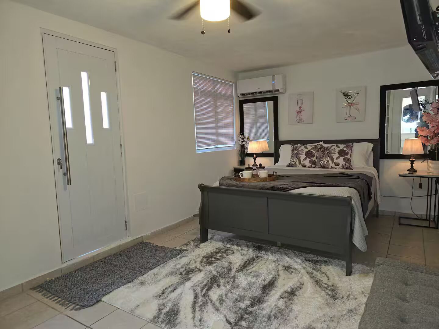 Mil Campanas Apt 3 / Camellia House - Aguadilla