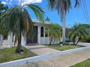 Exterior - Mil Campanas Apt 3 / Camellia House (Aguadilla Pueblo)