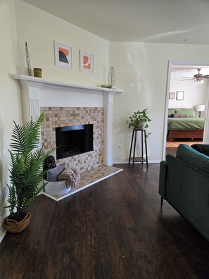 Interior - Houston NRG & Medical Center Stays - Gated & Pet Friendly (Houston)