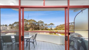 Outdoor dining - FREE NIGHT. Pay for 2 stay for 3 (Mollymook Beach)