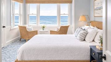 Kamar Double Deluks, 1 Tempat Tidur Queen, pemandangan samudra, tepi laut | Wi-Fi gratis