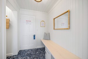 Wifi gratis, decoración personalizada y muebles diferentes 