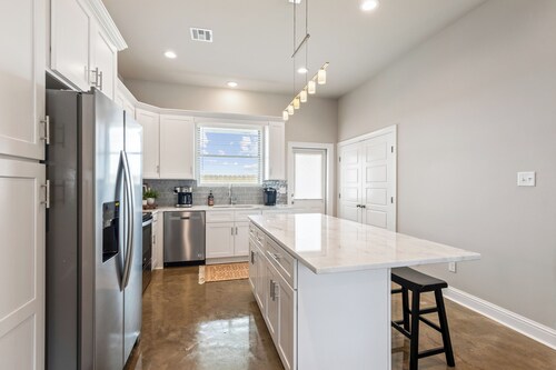 Brand New Townhome   Metairie Center Shopping Area Youngsville