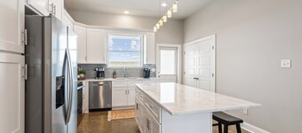 Brand New Townhome   Metairie Center Shopping Area Youngsville