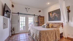 1 habitación, tabla de planchar con plancha, cuna de viaje y wifi 