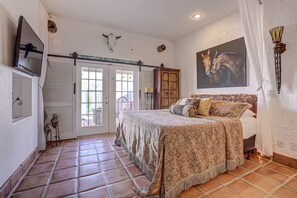 1 slaapkamer, een strijkplank/strijkijzer, wifi, beddengoed
