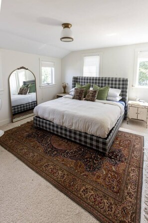 Desk, WiFi - New listing! Huge waterfront estate with Dock & Float! (Boothbay)