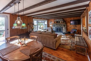 Interior - Lakeview Cottage by Sea Maine (Boothbay Harbor)