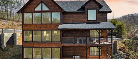 單棟房屋 (5 Bedrooms) | 外觀