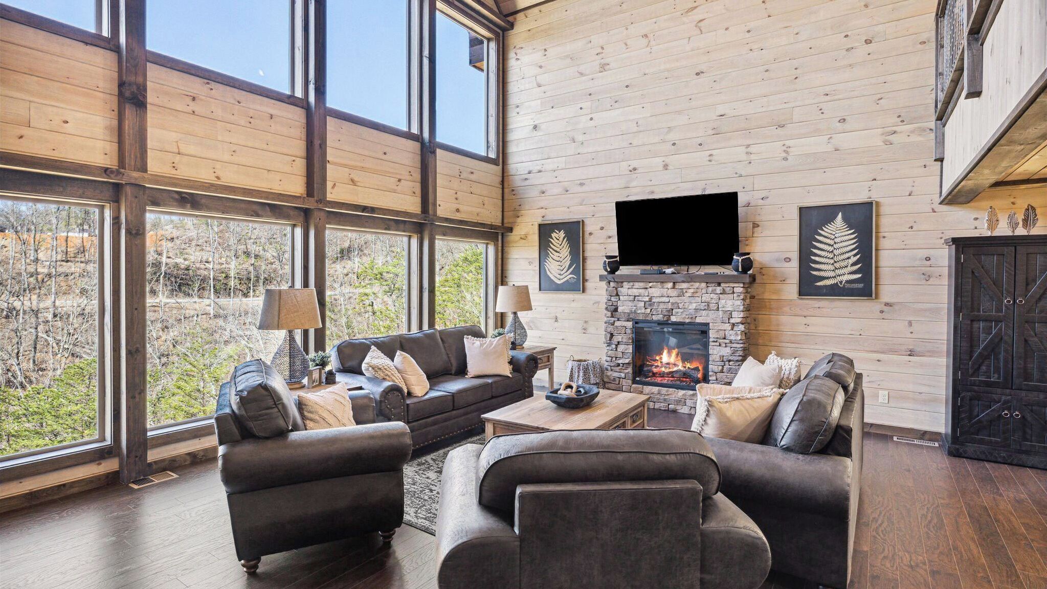 House (5 Bedrooms) | Interior