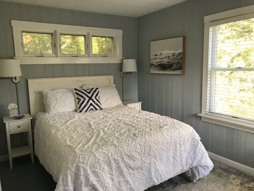 Charming  coastal retreat, sleeps 8 with Newagen Seaside Inn Amenities!