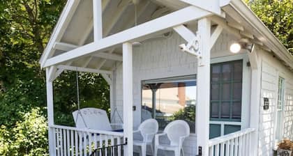 New! Perfect for couples, solo travelers, or as extra space for larger groups!