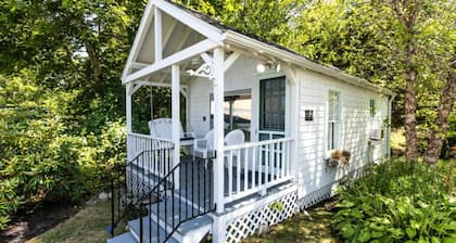 New! Perfect for couples, solo travelers, or as extra space for larger groups!