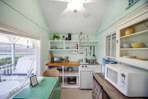 Coffee/tea maker, fridge, microwave, oven