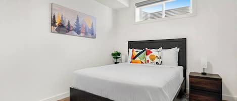 書桌、Wi-Fi、床單