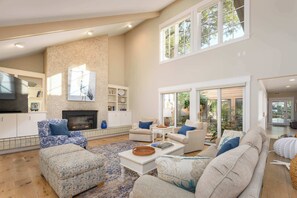 TV - 35 Wagon Rd | Luxury Sea Pines Home w/ Pool & Spa (Hilton Head Island)