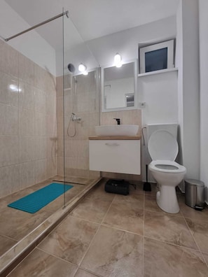 Bathroom - 🏡 Casa Cioran - Casă de vacanță în Gura Râului – relaxare în inima Mărginimii (Gura Râului)