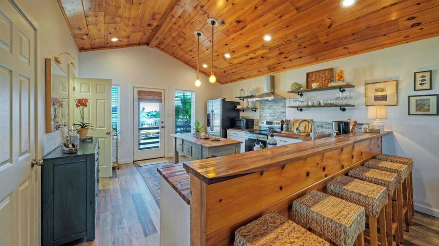 Relaxed Port Aransas Home Near Beach, Dining, and Island Fun At Last by Avantstay