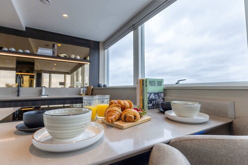 Stylish Apartment near Bettys & Convention Centre