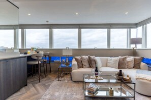 Unclassified image, 4 of 44, button - Stylish Apartment near Bettys & Convention Centre (North Yorkshire)