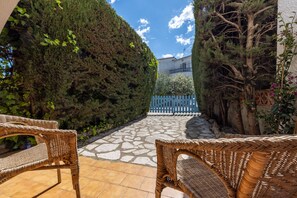 Terrace/patio - Farigola house with communal pool (L'Escala)